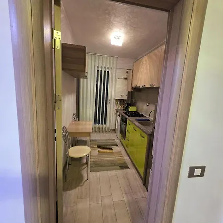 Front - Azizi Pool Piscina Calda * Năvodari