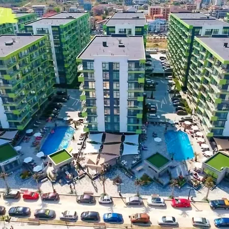 Front - Azizi Pool Piscina Calda Apartament Năvodari