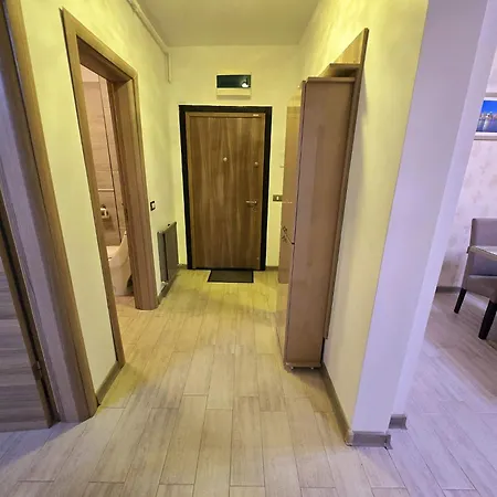 Front - Azizi Pool Piscina Calda Năvodari