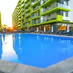 Lägenhet Front - Azizi Pool Piscina Calda Năvodari