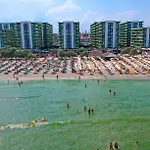 Front - Azizi Pool Piscina Calda * Năvodari