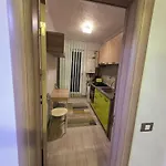 Front - Azizi Pool Piscina Calda * Năvodari