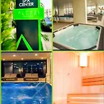 Front - Azizi Pool Piscina Calda Lägenhet *