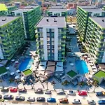 Front - Azizi Pool Piscina Calda Lägenhet Năvodari