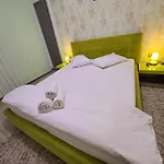 Front - Azizi Pool Piscina Calda Lägenhet Năvodari