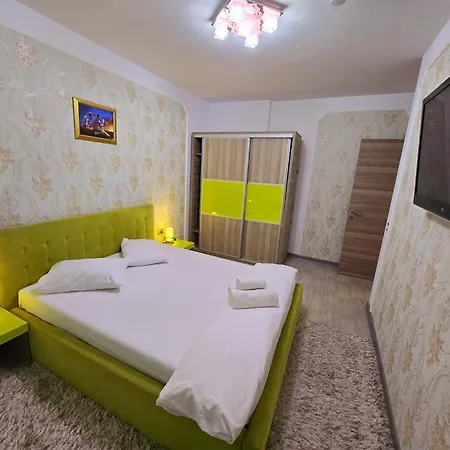 Front - Azizi Pool Piscina Calda Lägenhet Năvodari